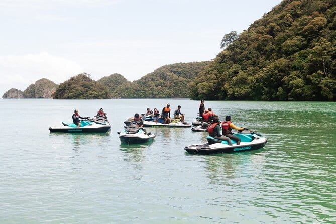 2 Hours Jet Ski Tour Rookie Package - Twenty minutes at Beras Basah Island