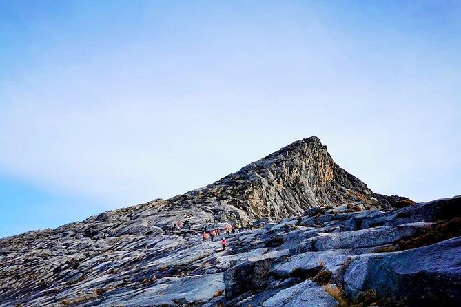 2D1N Mount Kinabalu Climbing - The 1:30am climb toward Low’s Peak