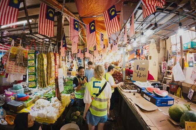 4-Hour Inspiring KL Cycling Tour - Jalan Tuanku Abdul Rahman and Malay heritage