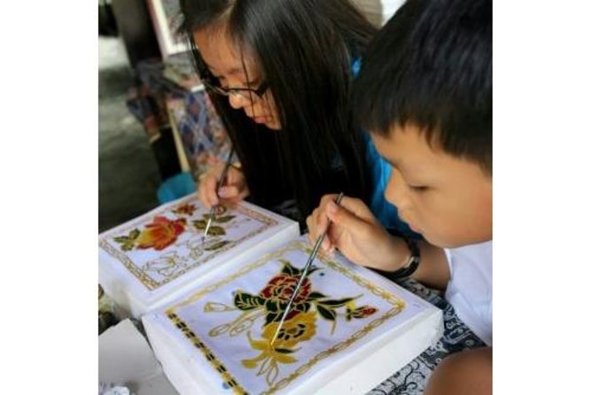 Batik Coloring Workshop by myBatik - Choosing a pattern and learning the wax-resist method