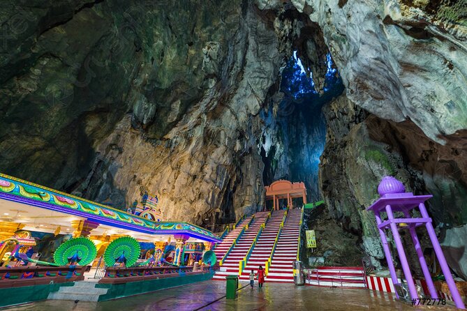 Batu Caves,Waterfalls and Hot Springs Tour With Lunch - Batu Caves and the 272-step climb