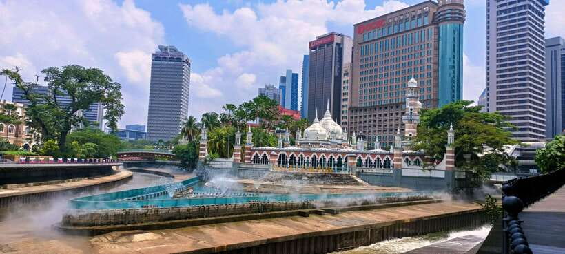 Best of Kuala Lumpur Tour with Twin Tower Entry - Pickup near KLCC and a long day on the road