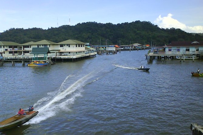 Brunei Heritage Tour - Crossing from Miri into Brunei