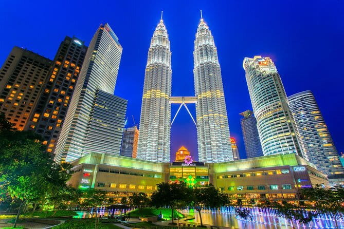 ~Chauffeur: Johor Bahru to Singapore Van Transfer - Communication from Lernard and the driver
