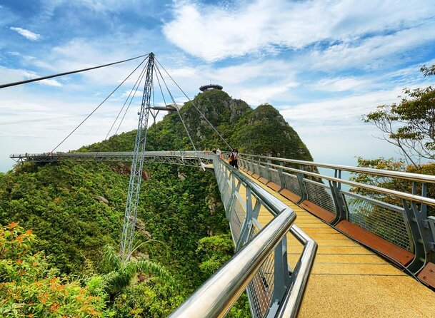Combo - Cable Car & Sky Bridge And Tg. Rhu Mangrove Private Boat Tour With Lunch - Walking out to the 125-metre Sky Bridge