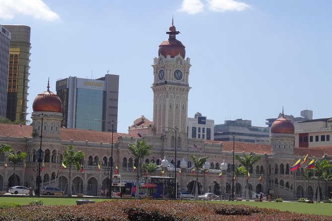Day Tour Kuala Lumpur City, Batu Caves, Little India, Chinatown - Jamek Mosque at the river confluence
