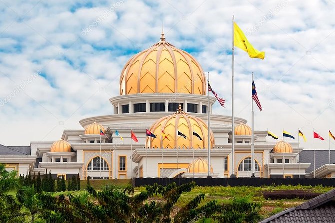 Day Trip frm Port Klang: Kuala Lumpur Famous Landmarks with Lunch - Kuala Lumpur Tower and the view from the road