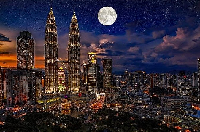 Discover The Best of Kuala Lumpur by Night - Merdeka Square and Kuala Lumpur’s civic center