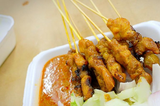 Eat Like a Local: Kuala Lumpur Hawker Center and Street Food Tour by Night - Why this tour works for first-time food explorers