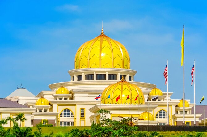 Exclusive Half Day Batu Caves and Private City Tour Kuala Lumpur - The Petronas Twin Towers finish the route with a classic photo stop