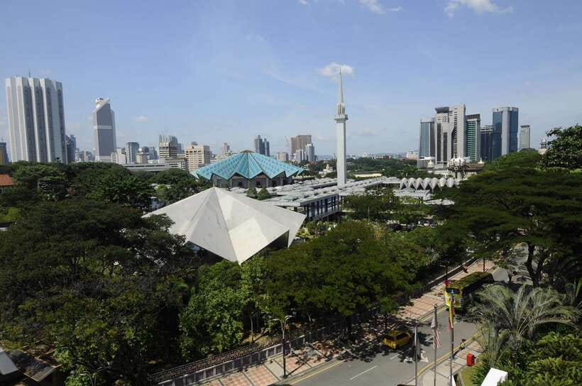 From Kuala Lumpur: Batu Caves Cultural Temple Tour - Little India and the changing face of Kuala Lumpur