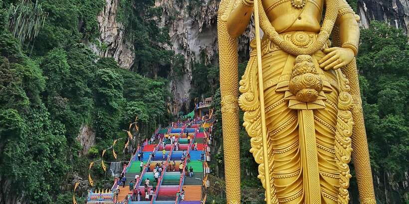 From Kuala Lumpur: Colmar Tropicale and Batu Caves Day Trip - What to bring and what to leave behind