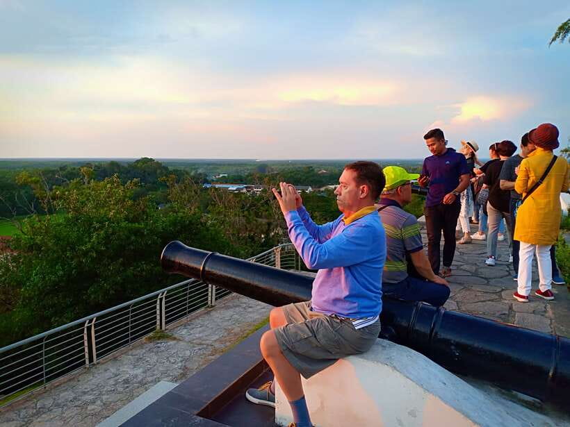From Kuala Lumpur: Fireflies Tour and Seafood Dinner - Wildlife beyond the fireflies