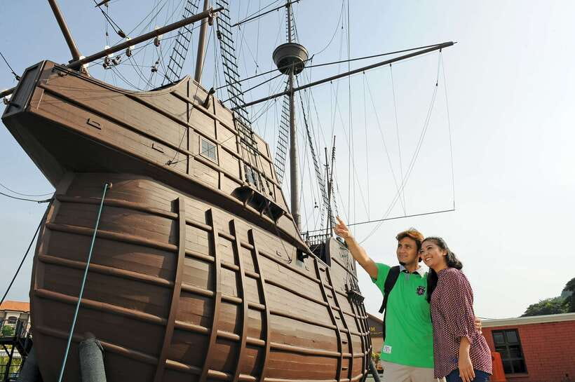 From Kuala Lumpur: Full-Day Historical Tour of Malacca - Admiral Cheng Ho and the Chinese quarter