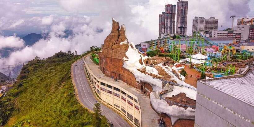 From Kuala Lumpur: Genting Highlands Day Tour & Gondola Ride - Should you book the Batu Caves and Genting Highlands tour?