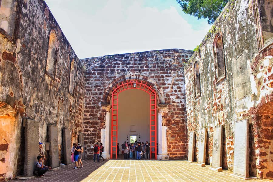 From Kuala Lumpur: Historical Melaka Day Tour with Lunch - A’Famosa and Porta de Santiago