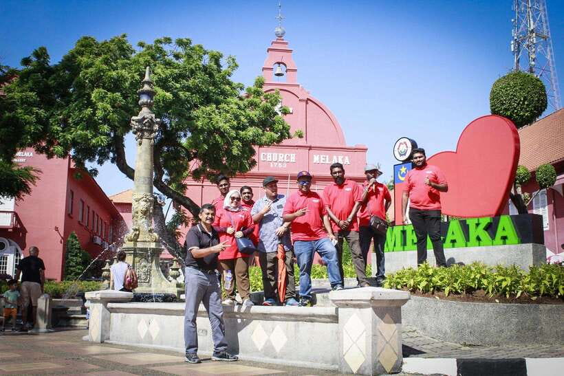 From Kuala Lumpur: Malacca Private Day Tour - Climbing toward St. Paul’s Church and Porta de Santiago