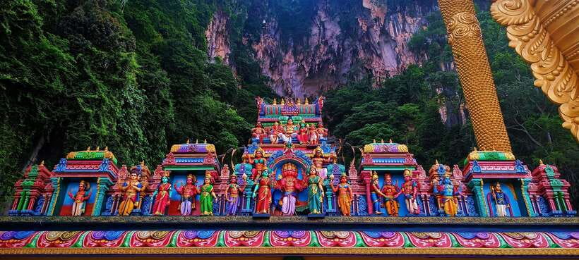 From Kuala Lumpur: Private Batu Caves Cultural Tour - What makes the Lord Murugan statue memorable