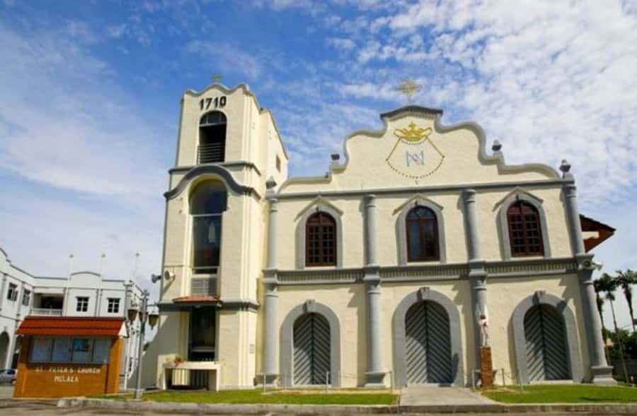 From Kuala Lumpur: Private Full Day Tour to Malacca - What the private guide adds