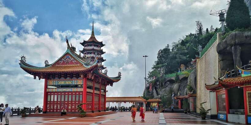 From Kuala Lumpur: Private Genting Highlands Day Trip - Leaving Kuala Lumpur for the cool highlands
