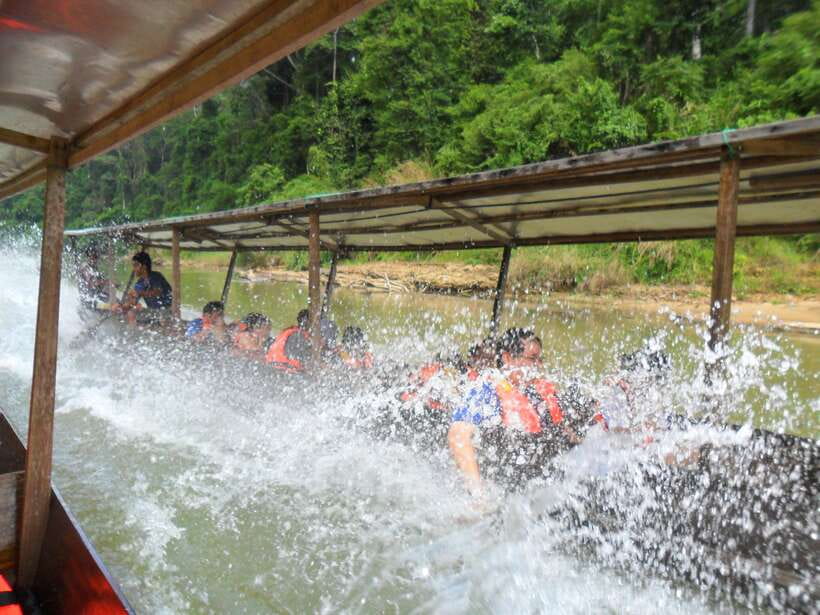 From Kuala Lumpur: Taman Negara National Park Trek Day Tour - Kuala Tahan and the rainforest entrance