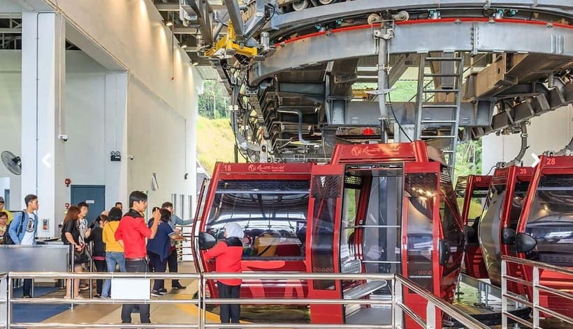 Genting Highland: Premium Outlets Cable Car - Awana Station to SkyAvenue in 10 minutes