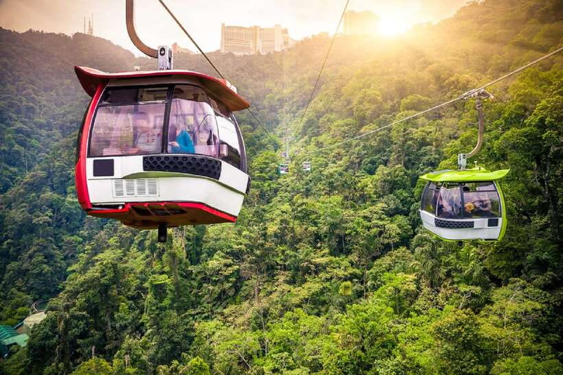 Genting Highland: Private Day Trip from Kuala Lumpur - Riding Awana SkyWay above the rainforest