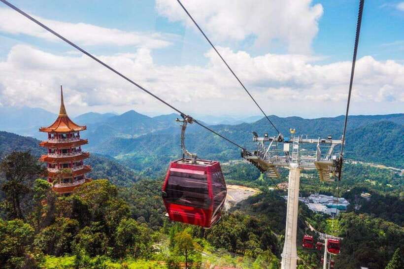 Genting Highlands Private Day Trip with Batu Caves - Batu Caves adds a physical start to the day