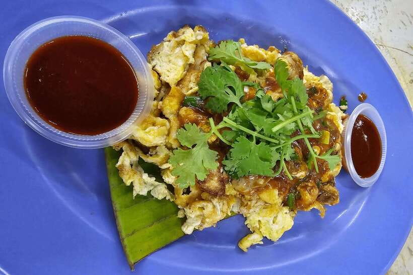 George Town: Authentic Food Tour with 12+ Tastings - The floating villages add a change of pace