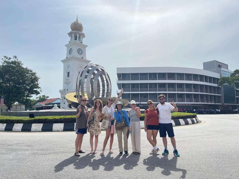 George Town: Heritage Walking Tour with Street Food Tasting - Key points at a glance