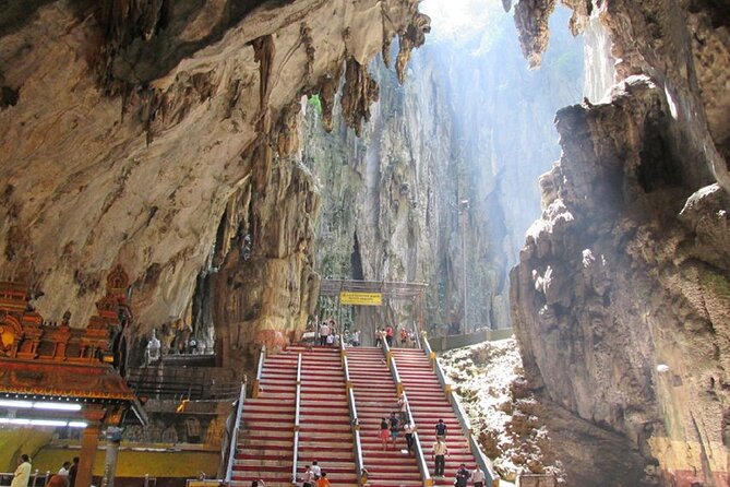 Half Day Cultural And Batu Caves Tour in Kuala Lumpur - The National Mosque and Malaysia’s modern identity
