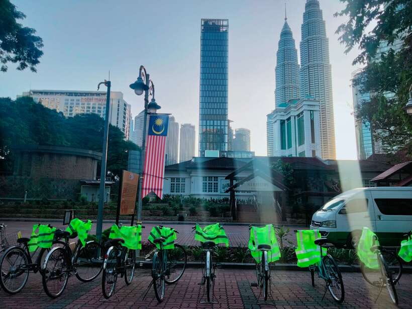 Hidden Kuala Lumpur: 4-Hour Bike Tour - Coffee, markets, and food along the way