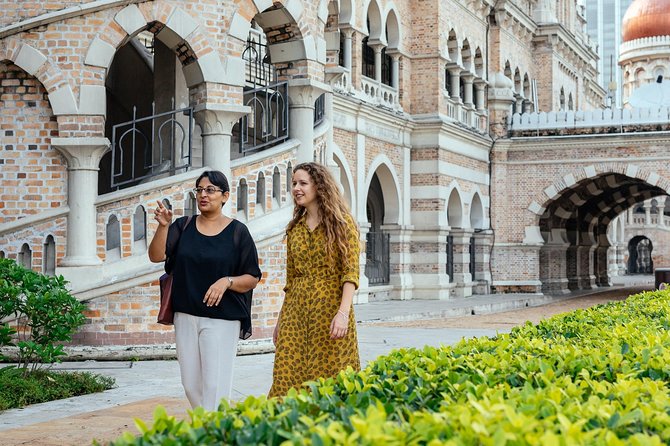 Highlights & Hidden Gems With Locals: Best of Kuala Lumpur Private Tour - Why this private Kuala Lumpur tour works