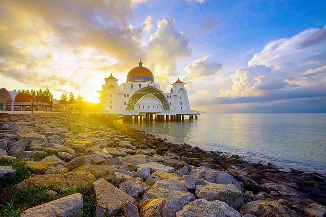 Historical Malacca Day Tour with Lunch from Kuala Lumpur - The Melaka River and Jonker Street