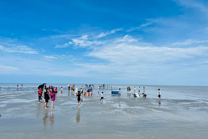 Instagrammable Kuala Selangor Sky Mirror Tour with Transfer - Why the Sky Mirror depends on the tide