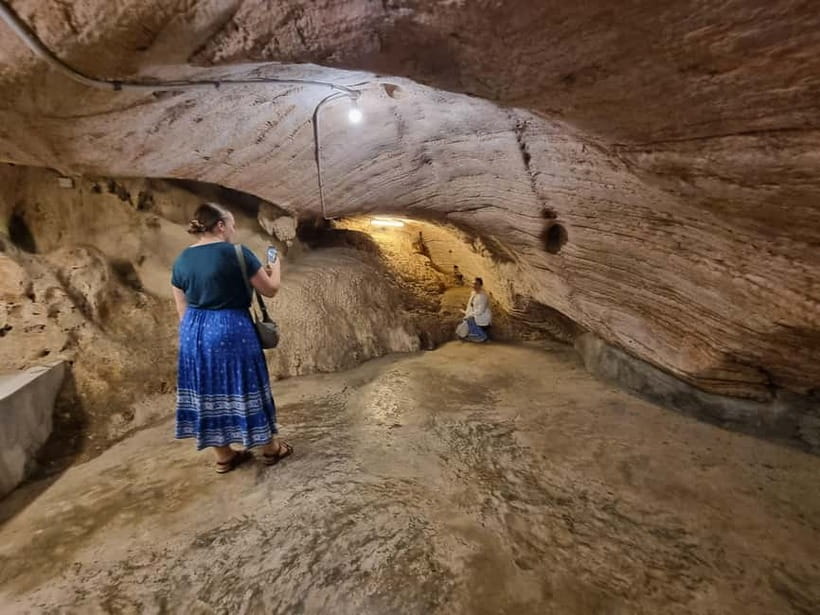 Ipoh Cave Temples Tours - Sam Poh Tong and the Natural Cave Details