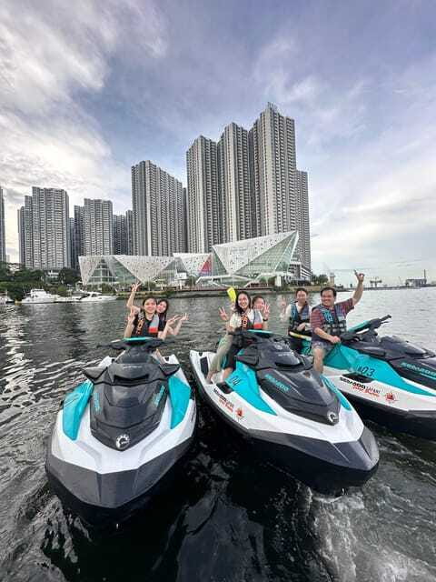 Johor Bahru : Seadoo JetSki 30mins Self Ride Tour (Double) - The photo stop at R&F Mall