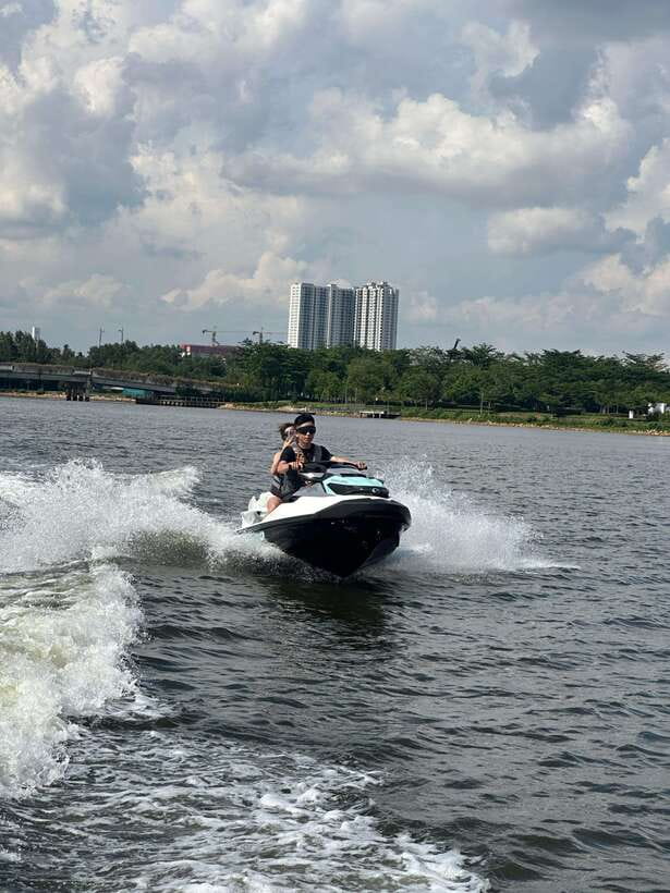 Johor Bahru : Seadoo JetSki 30mins Self Ride Tour (Double) - Who should book this ride?