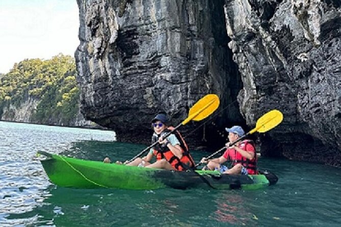 Kayaking Kilim Mangrove Geoforest - Walking into the bat cave
