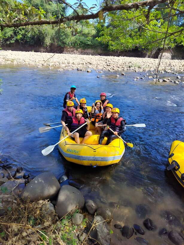 Kiulu River: River Rafting + ATV Shared Group Day Trip - Riverside lunch with a local Sabah flavor