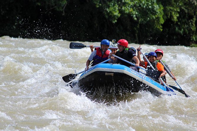 Kiulu River Water Rafting Day Tour from Kota Kinabalu - The safety briefing and equipment