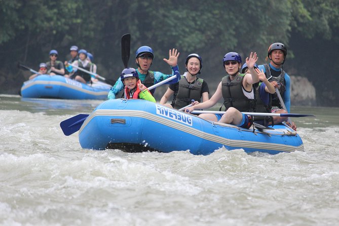 Kiulu River Water Rafting Day Tour from Kota Kinabalu - Lunch beside the river