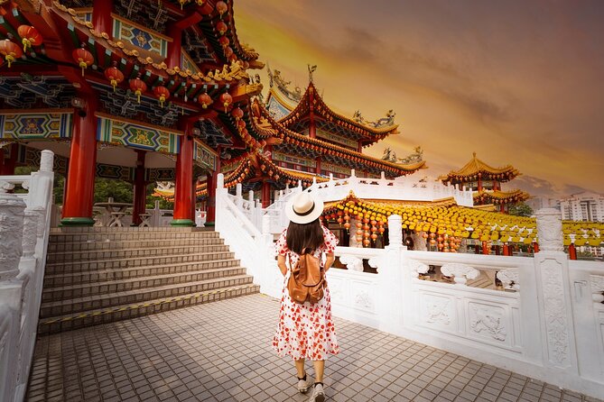KL Tour with Petronas Twin Towers Observation Deck & Batu Cave - Batu Caves starts the cultural story
