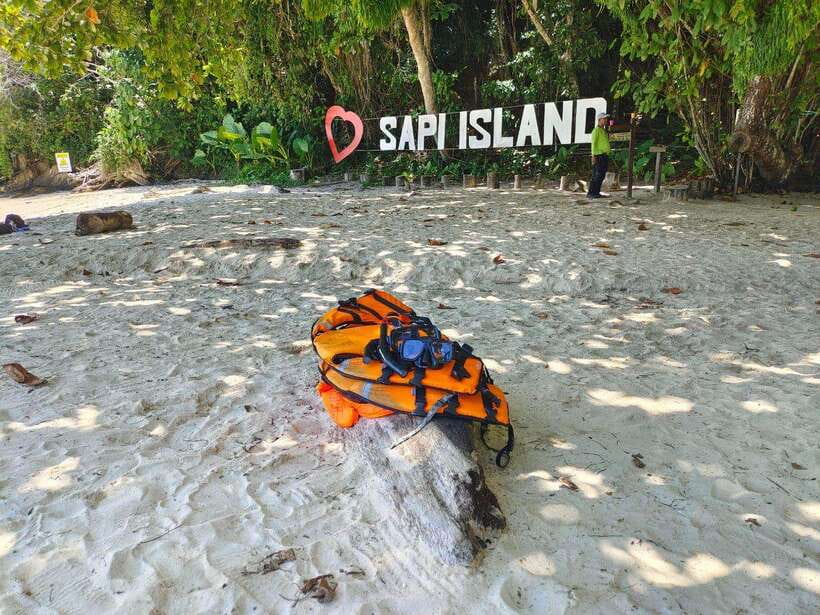 Kota Kinabalu: Twin Island Day Trip Tour ( Sapi & Manukan ) - Sapi Island gives you the main beach time