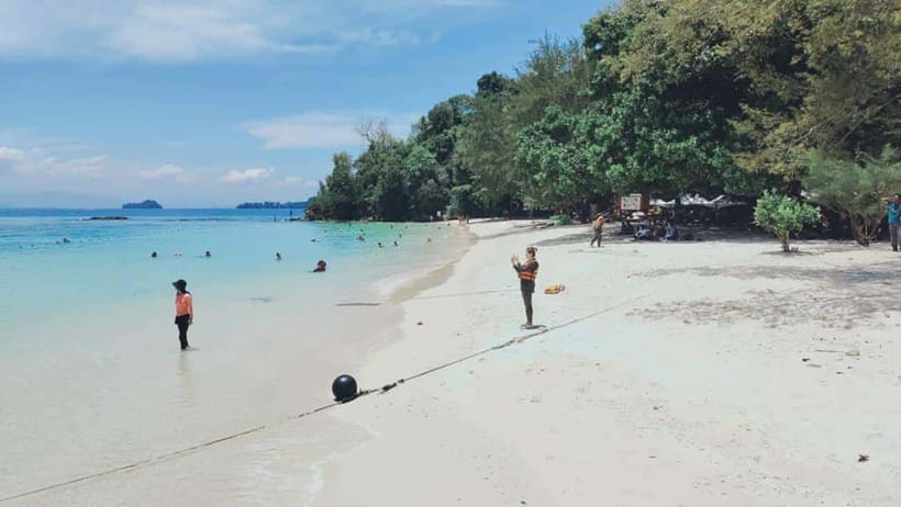 Kota Kinabalu: Twin Island Day Trip Tour ( Sapi & Manukan ) - Manukan Island is attractive but time can slip away