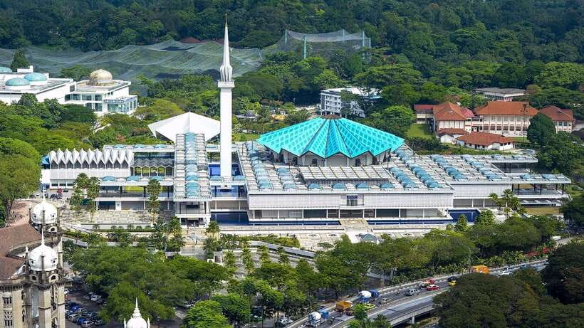 Kuala Lumpur 4-Hour Religious Harmony Tour - The car, timing, and guide style