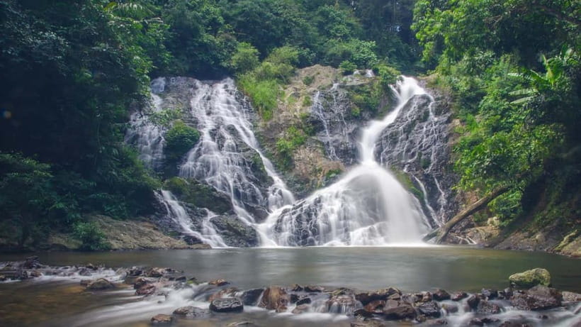 Kuala Lumpur Adventure:Kanching Falls, Ramayana & Batu Caves - Batu Caves and the 272-step challenge