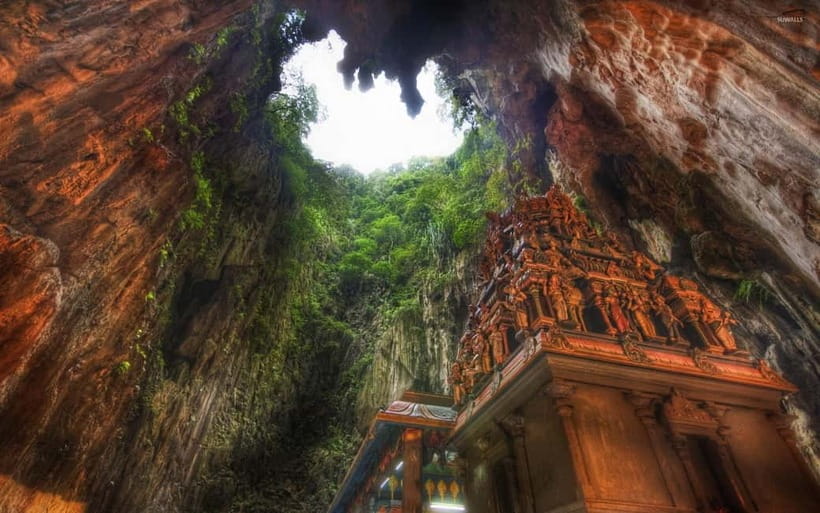 Kuala Lumpur Adventure:Kanching Falls, Ramayana & Batu Caves - Ramayana Cave: colorful Hindu storytelling underground