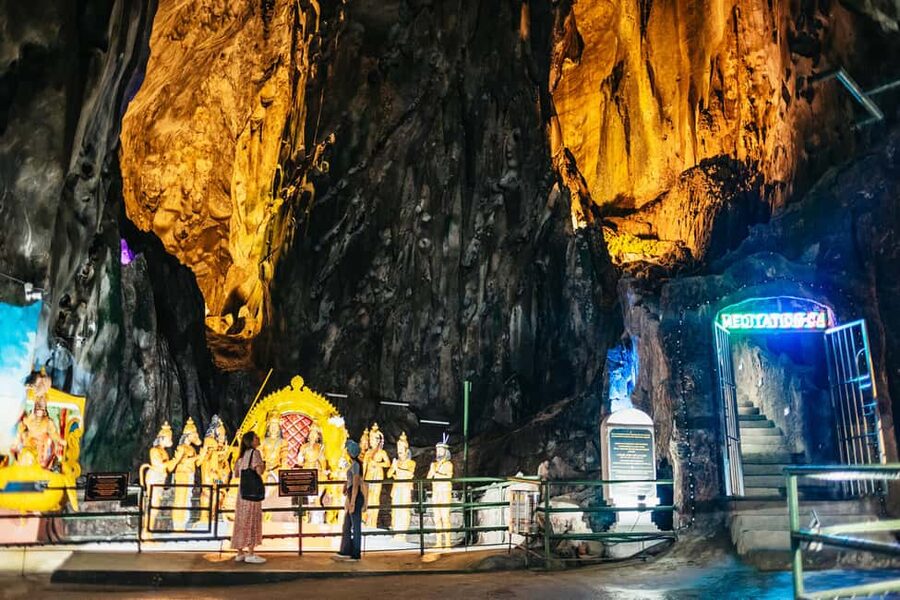 Kuala Lumpur: Batu Caves Half-Day Tour with Pick-Up Option - Climbing the 272 steps