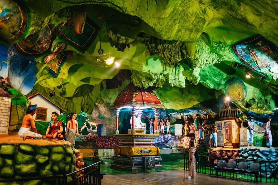 Kuala Lumpur: Batu Caves Half-Day Tour with Pick-Up Option - Pickup, meeting points, and timing